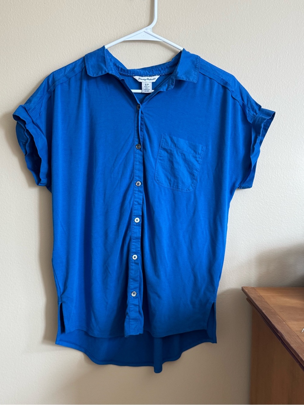Tommy Bahama Women’s Cobalt Blue Roll Sleeve Button Up Blouse Small